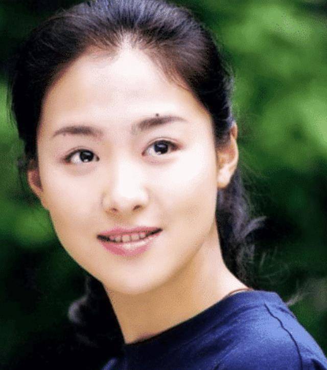 曾经让李保田"着迷",张国立也欣赏她,如今胖得认不出来_沈傲君_身材