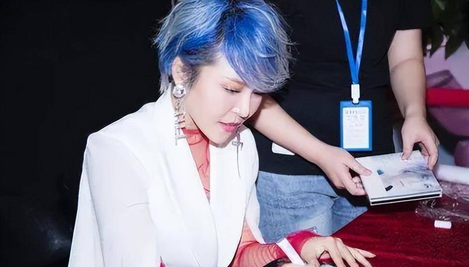 "音乐魔女"崔子格:歌红人不红的她,早已有了自己的新突破_歌曲_张碧