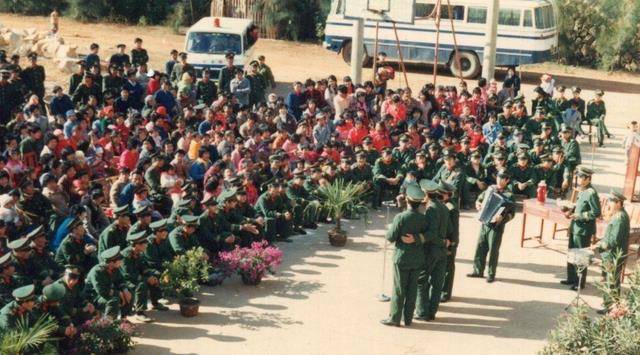 1983年我国首轮严打:唐山菜刀队50余人被枪决,他们做了什么?_刘福_百