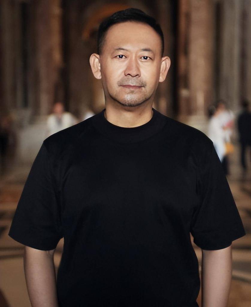 怀孕八个月还要给陈建斌做饭,屡传离婚的蒋勤勤,真的幸福吗?