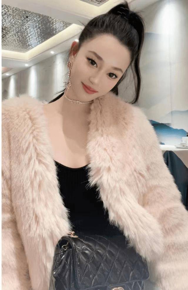 吴秀波被设局骗到破产,遭网友嘲讽现世报,前任陈昱霖近况曝光_生活