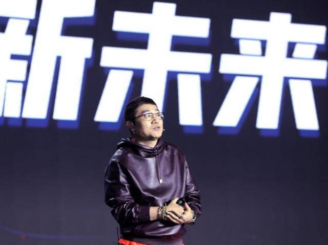 潮男徐雷临危受命,掌握京东大权,刘强东为啥偏偏选中他?