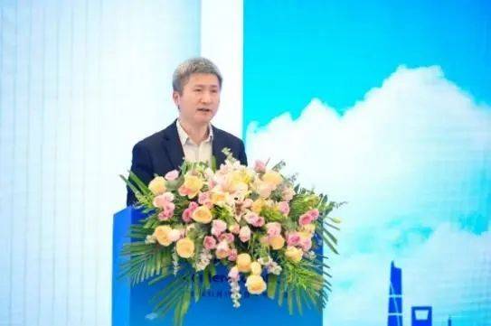 致辞11月18日上午,大会开幕式由中国建筑科学研究院赵建平研究员主持