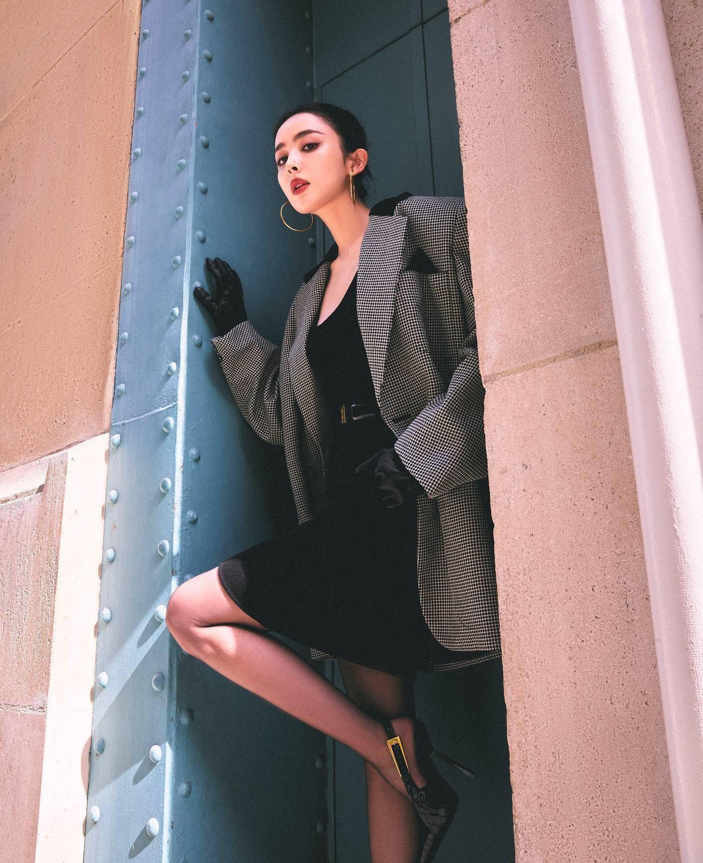 喻言一袭黑裙,美得令人惊叹!_古力娜扎_护理_皮肤