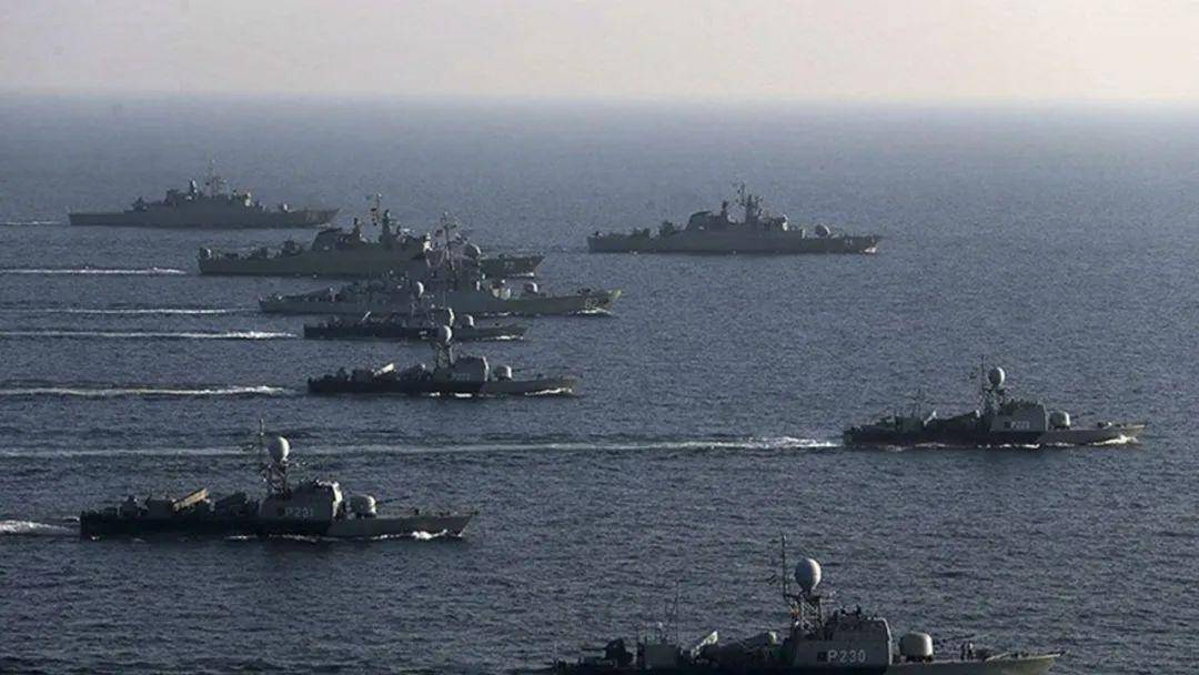 伊朗海军首艘国产盾舰亮相,装备四面相控阵雷达,哪来的技术?