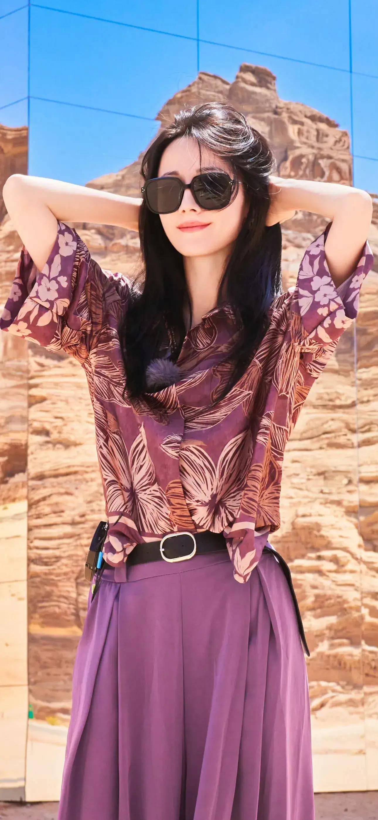 衣服穿出文艺感不要跟着迪丽热巴学穿搭因为她有颜值_风格_服装_气质