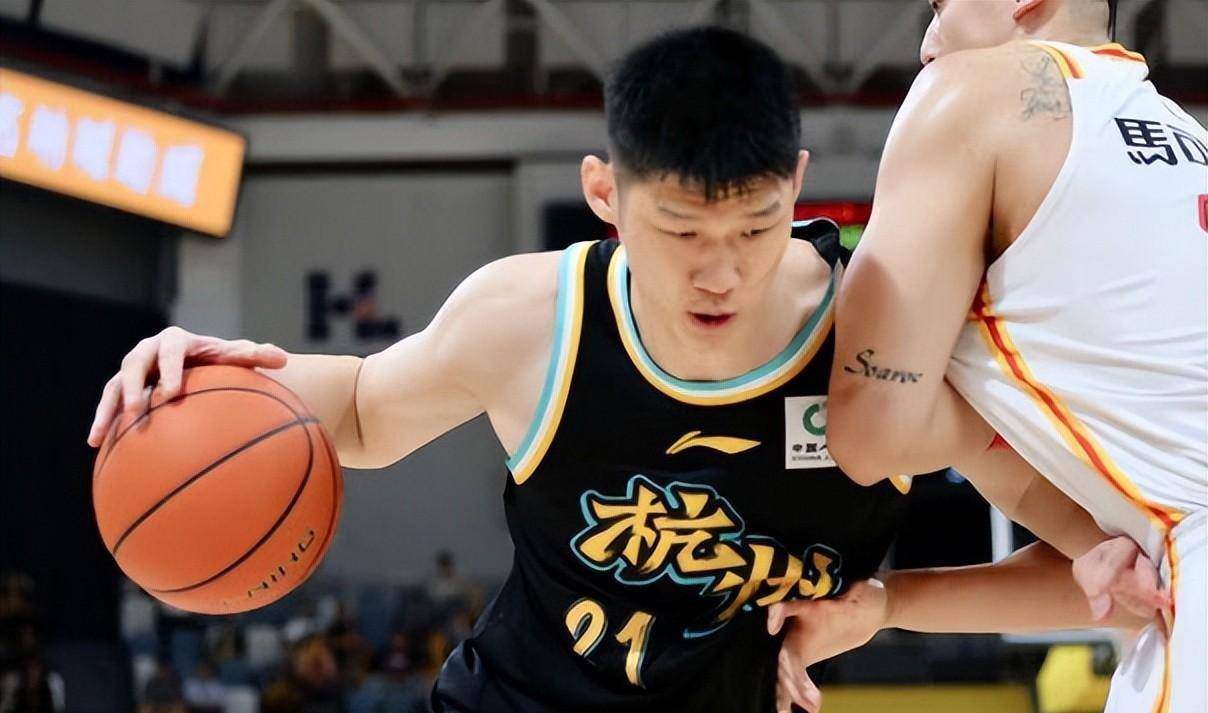 cba三消息:广东经理考虑引援,胡金秋变成前锋,王少杰正式归队_球员