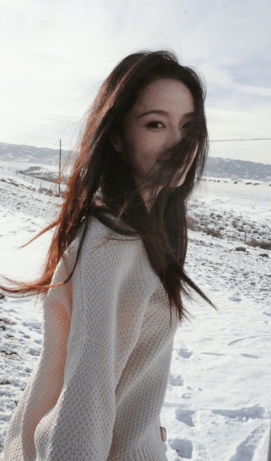 33岁知名女星李沁旅居新疆!