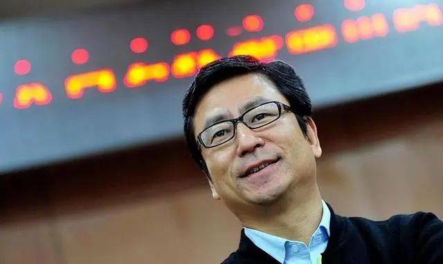 央视一哥白岩松:被疾病折磨暴瘦50斤,睡3-4个小时,数度想自杀_霍顿