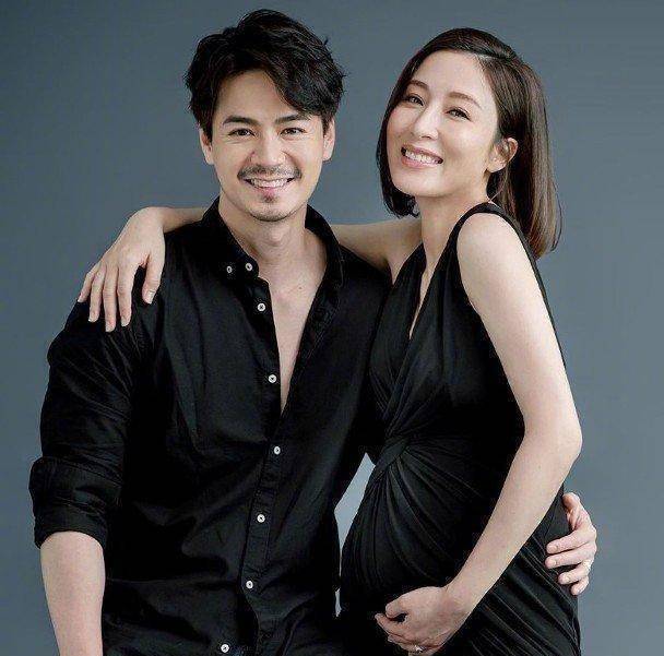 41岁杨怡挺11月大肚拍写真照!身材纤细哪像怀孕,老公现身好恩爱