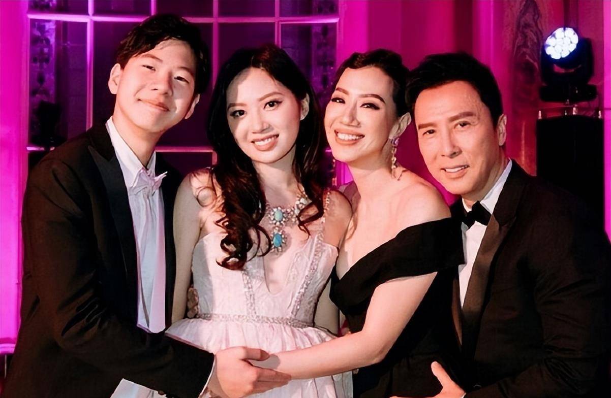 巴黎名媛圈的一张合照,把对甄子丹女儿的"尴尬"体现得淋漓尽致_女孩