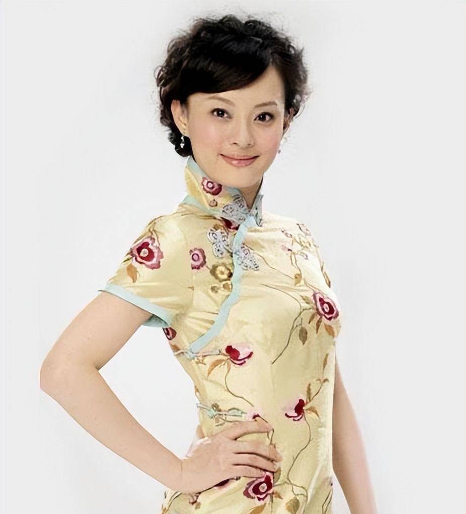 关婷娜的旗袍为何能够脱颖而出?皆因她的特俗气质