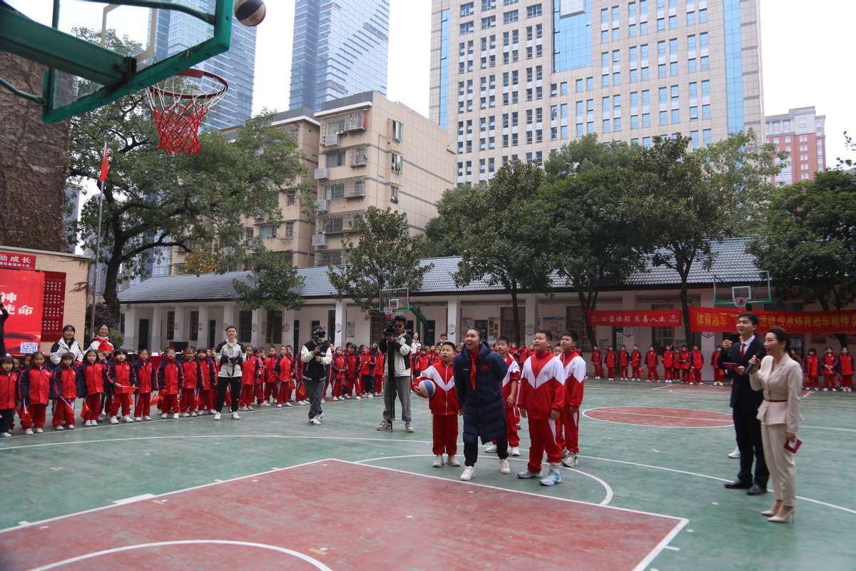 走进长沙市麻园岭小学 湖南体彩追梦人见证体育湘军"四进"活动_公益