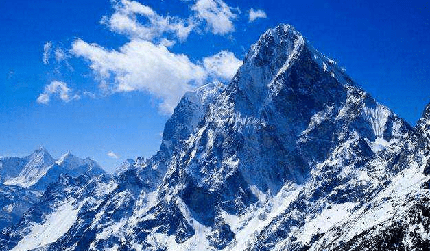 喜马拉雅山“出事”了？冰雪融化后，湖里发现的东西露出了真面目(图1)