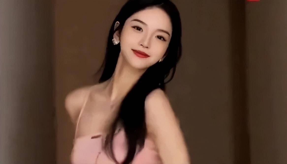 宁波某985高校校花凭借美腿走红抖音,众多网友盛赞其惊艳_巴旦木_公主