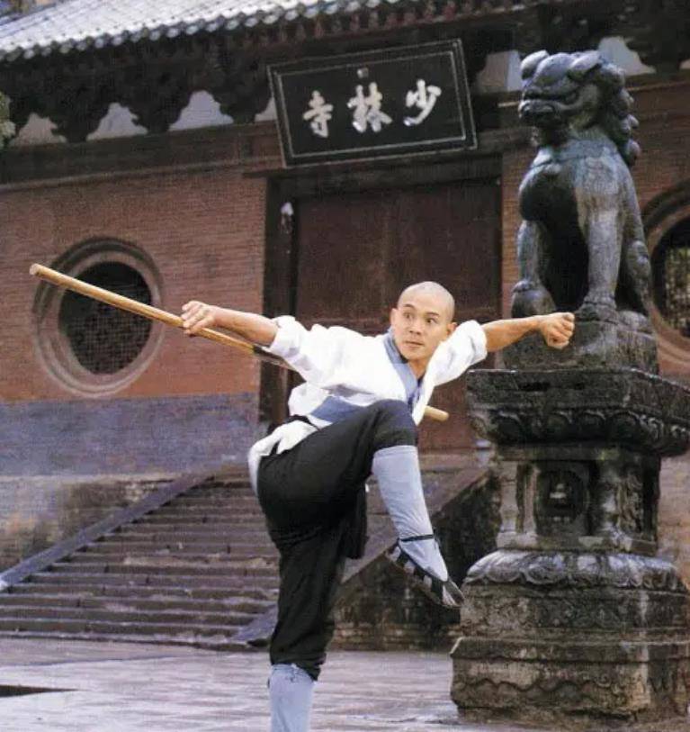 李连杰的功夫片对决,两次交锋,见证了两个电影时代的落幕_票房_少林寺