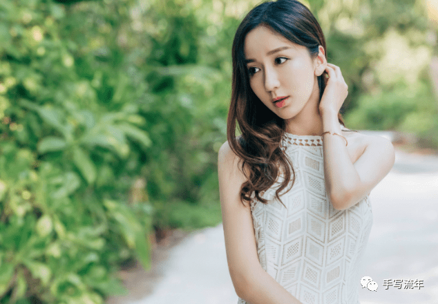 就像饰演《爱情公寓》胡一菲一角的娄艺潇.