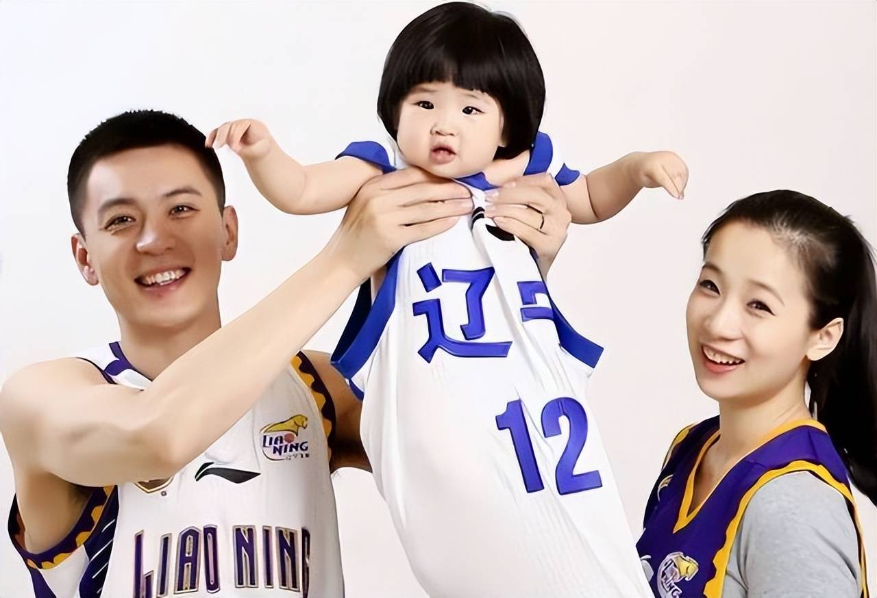 杨鸣离婚内幕曝光:多次出轨小三小四,新欢带娃成焦点!_婚姻_事件_家庭