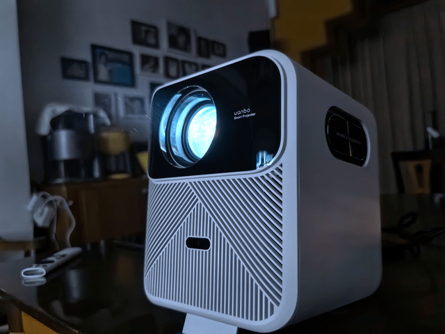 更好看,更好听的万播M1 Pro投影仪来了,年轻人们冲吧!