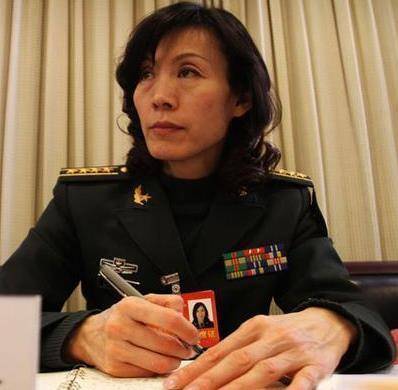 她是"正师级"女大校,不做女人做军人,曾打破一项亚洲纪录_朱玉青_军衔
