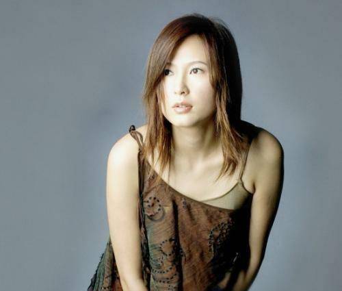 唐嫣背后的故事,"傻白甜"成就了爱情事业双丰收_邱泽_张艺谋_香港