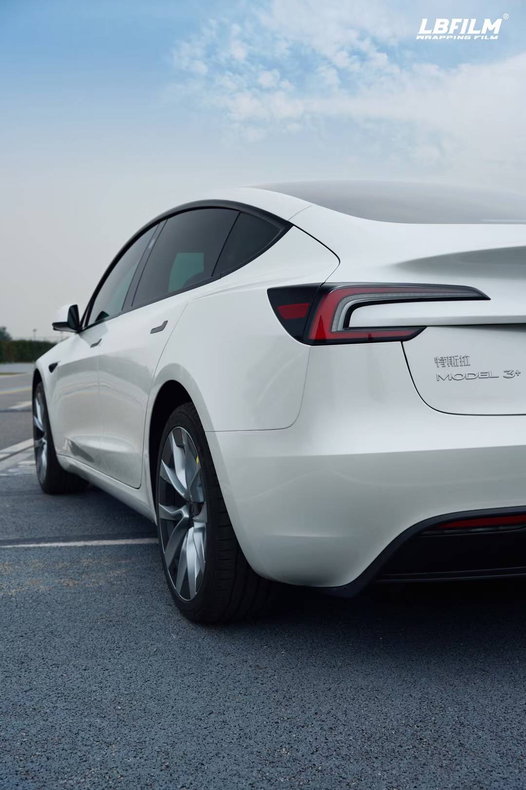 特斯拉model3-lb改色膜液态金属慕斯白,如搅拌奶油丝滑_搜狐汽车_搜狐