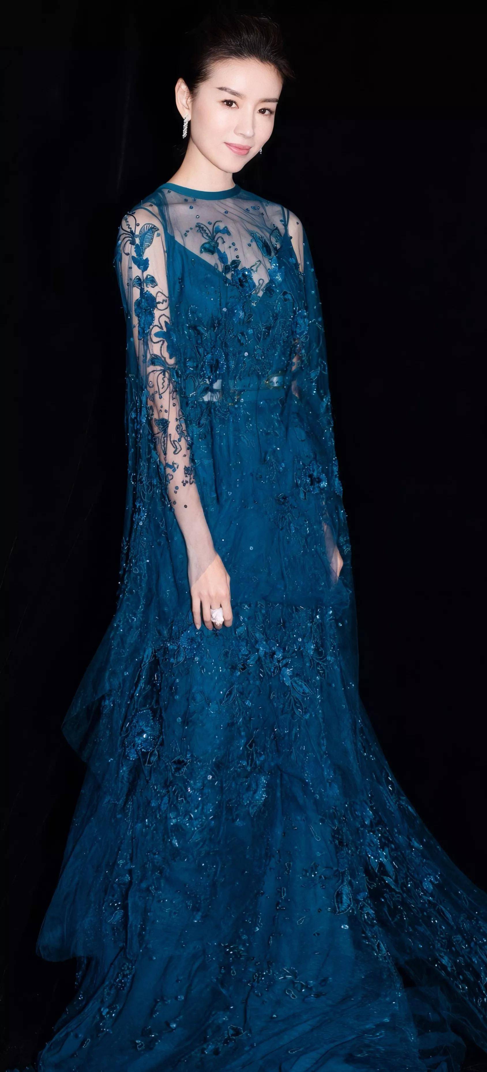 董洁高清壁纸美图,皮肤白皙,一颦一笑尽显时尚_风姿_知性