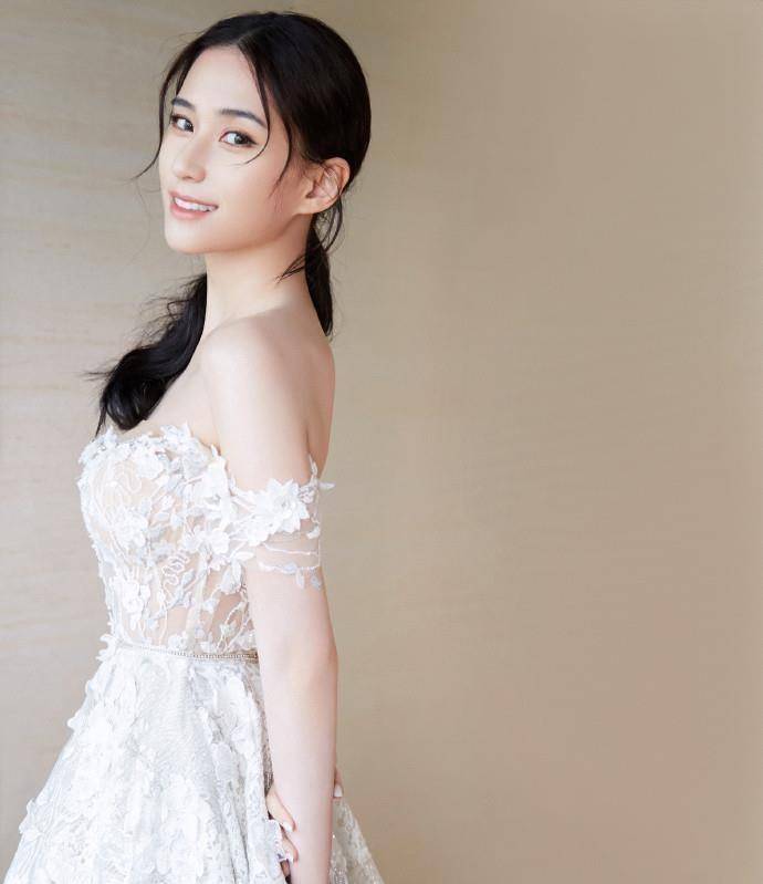 粉丝说窦骁笑得像个两百斤的胖子,何超莲幽默回复_女友_身体_照片