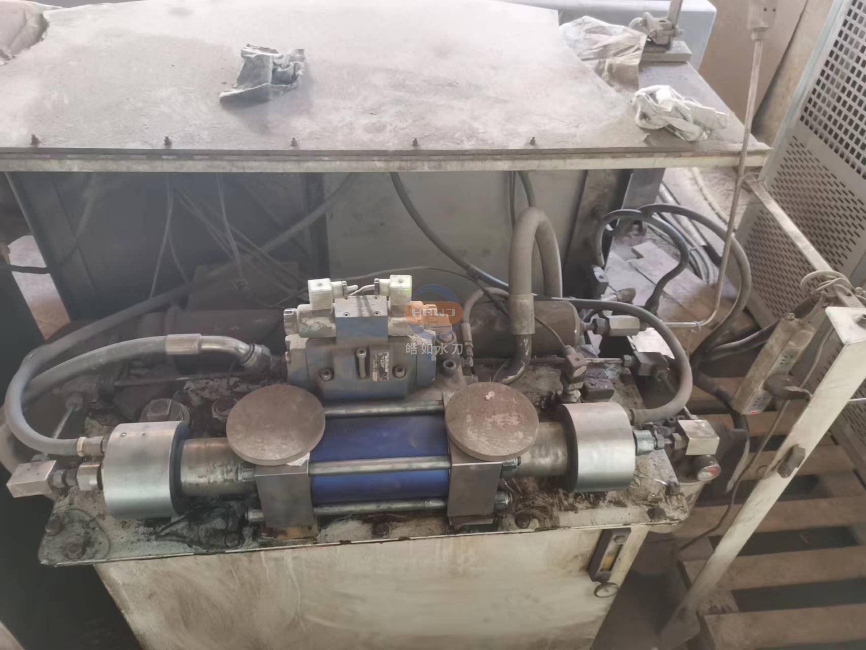 水刀切割机增压器报警的原因和解决方法-上门水刀维修_应进行_检查