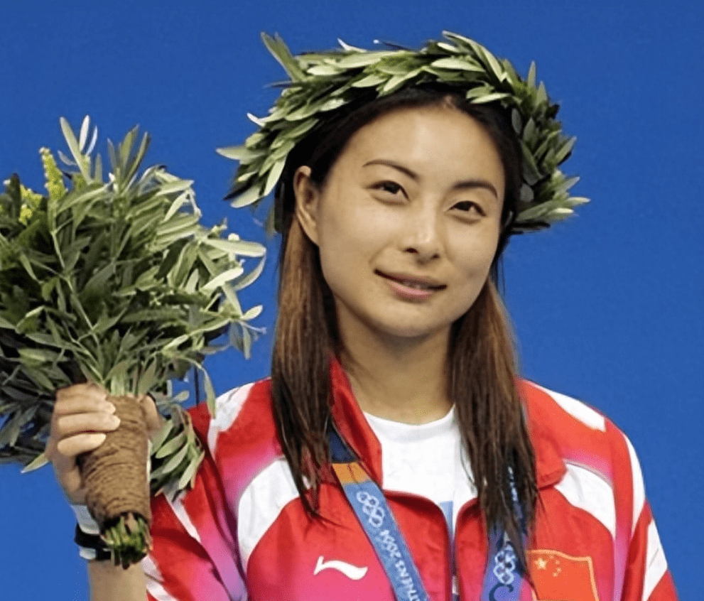 "豪门清流"郭晶晶:大婚父母却坐不上主桌,郭父拒绝千亿聘礼_霍启刚_霍