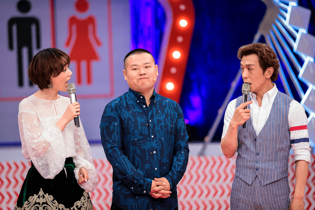 岳云鹏:给5个姐姐买车买房,把普通妻子当宝,弟弟却在农村种地_郭德纲