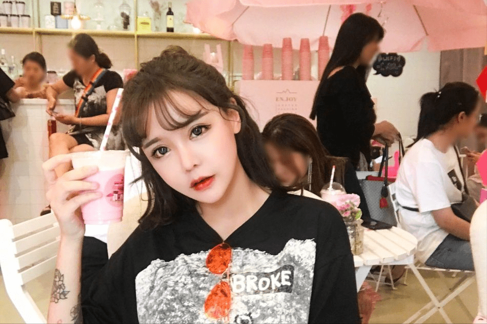 在恋情公布之后没多久,马文超的前女友跳出来给了她重重的一锤.