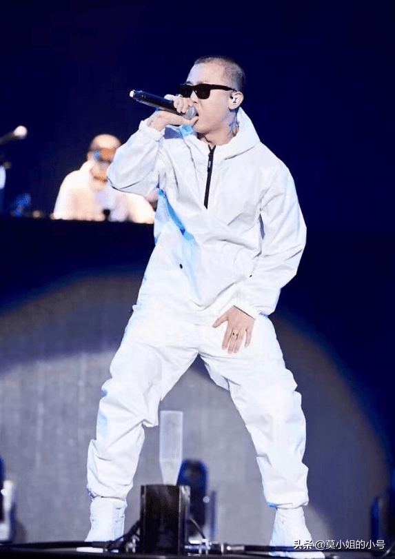 gai回应私信撩粉丝,强调与女子相识时间,有网友提出异议_王斯然_节目