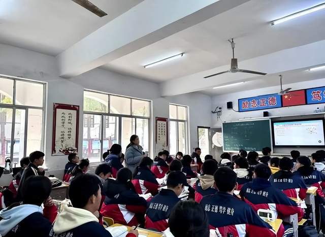 岳阳市十五中和华容三中"校联体"交流活动