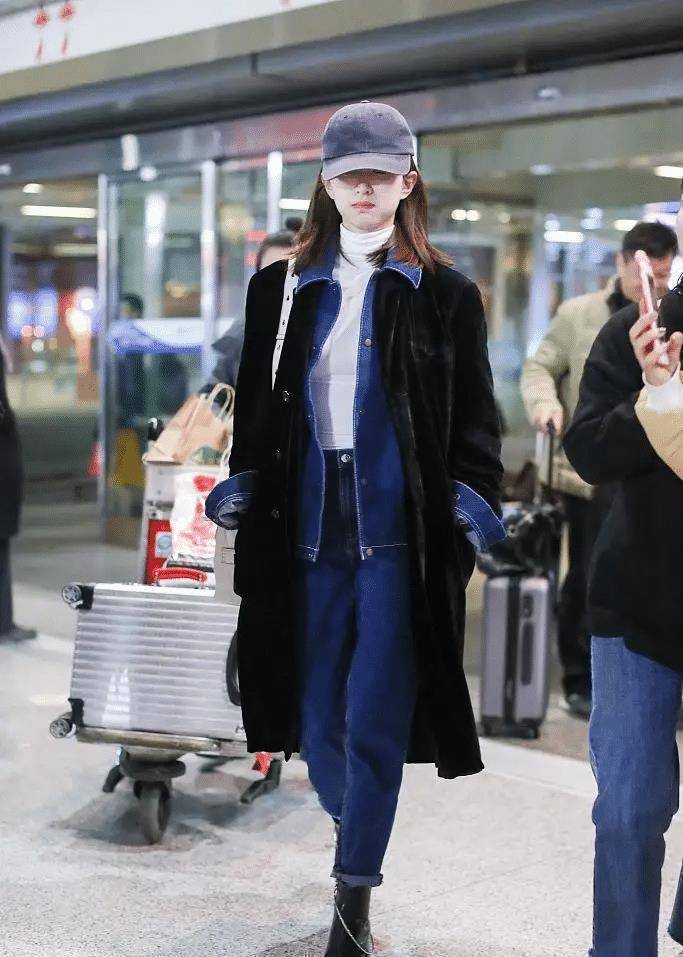 王子文衣品真没得挑,牛仔衬衫配牛仔短裤高级洋气,159比例太好_感觉