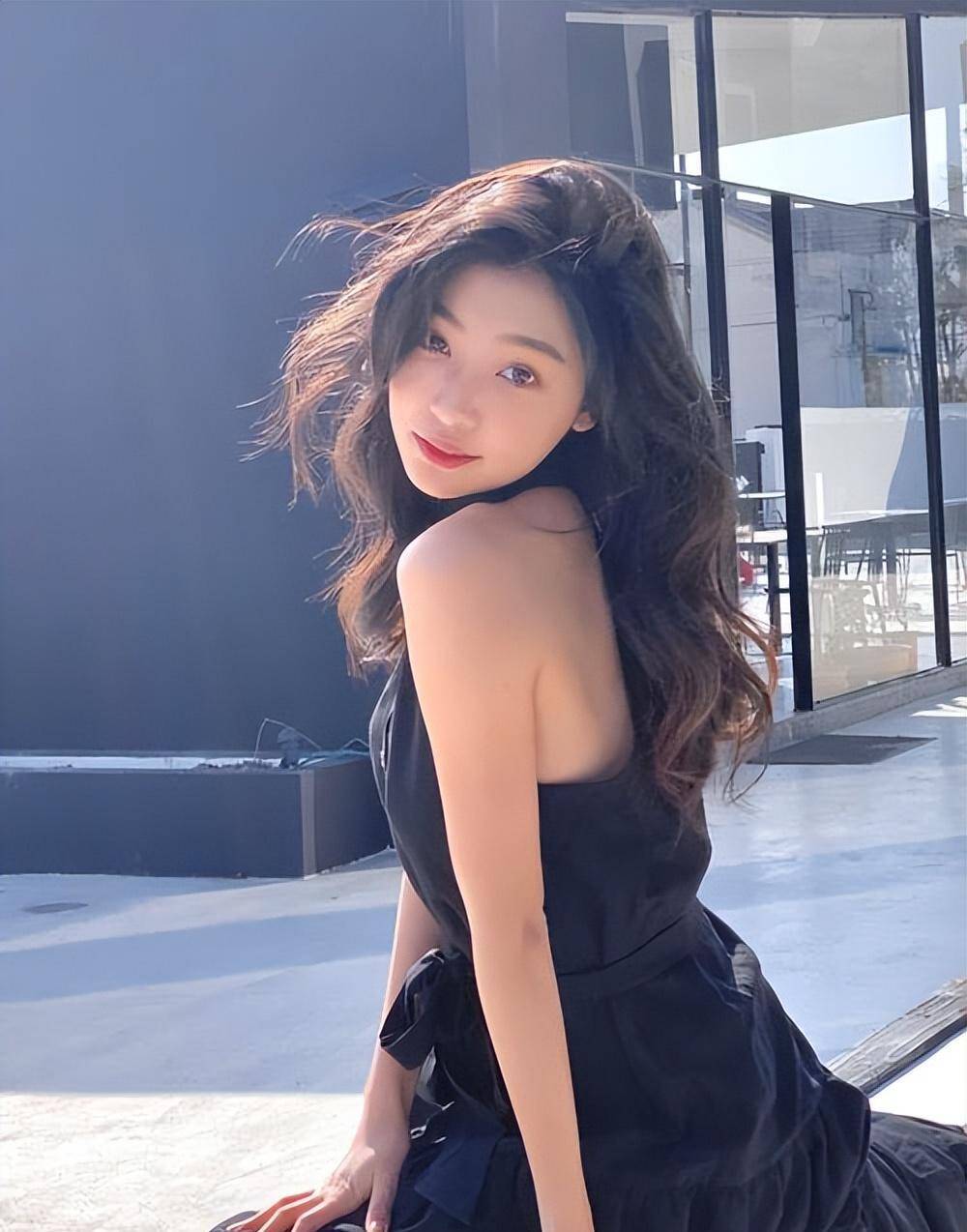 易梦玲颜值,身材比例,拍照技术都好,但为何还是给人普女感?