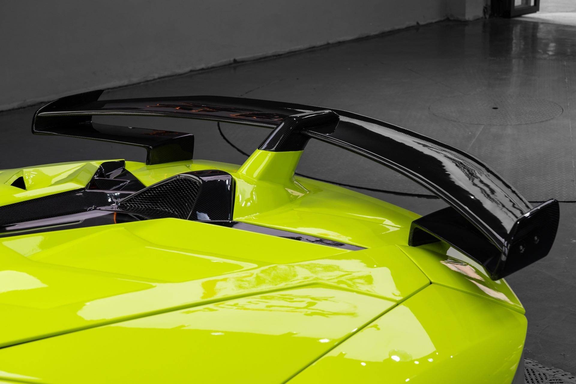 兰博基尼大牛ek改色膜酸性绿,强烈的视觉冲击感