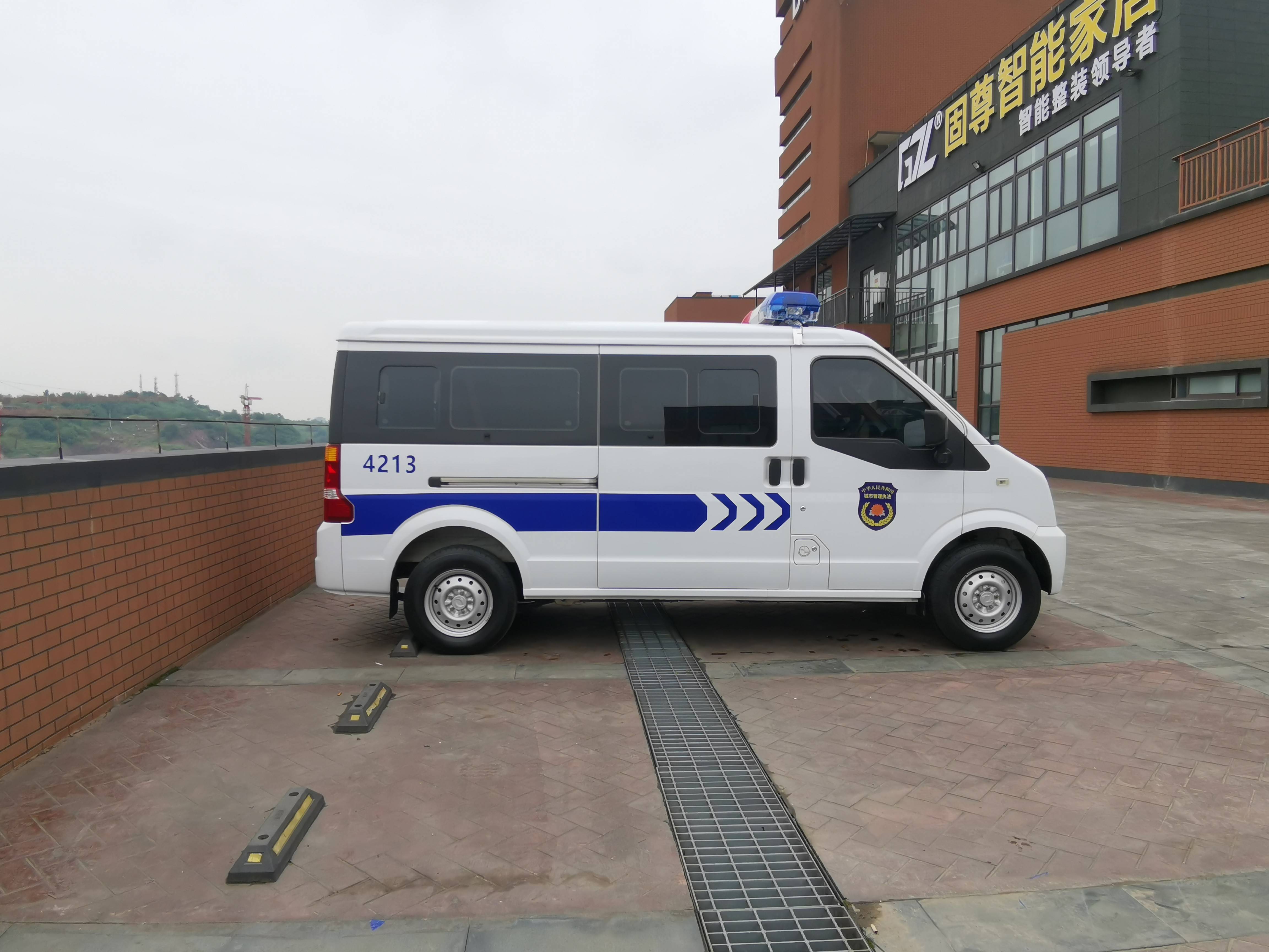 绿色出行,电瓶巡逻车为城市注入新活力_管理_发展_智能