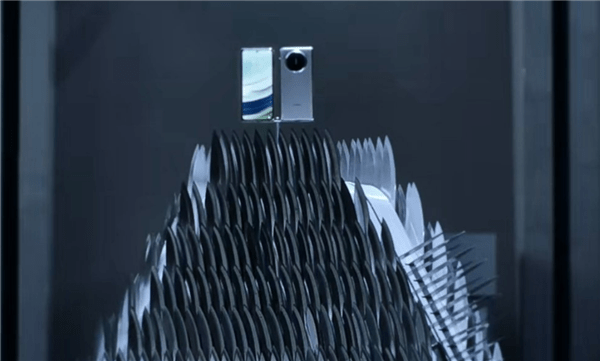 无惧上刀山下火海:华为Mate X5刷新折叠屏手机可靠性认知(图1) 无惧上刀山下火海:华为Mate X5刷新折叠屏手机可靠性认知(图1)