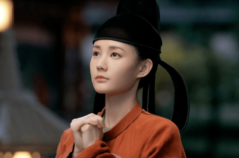 时间来到2021年,李一桐又出演了不少大女主戏.无奈的是,她一直都不火.