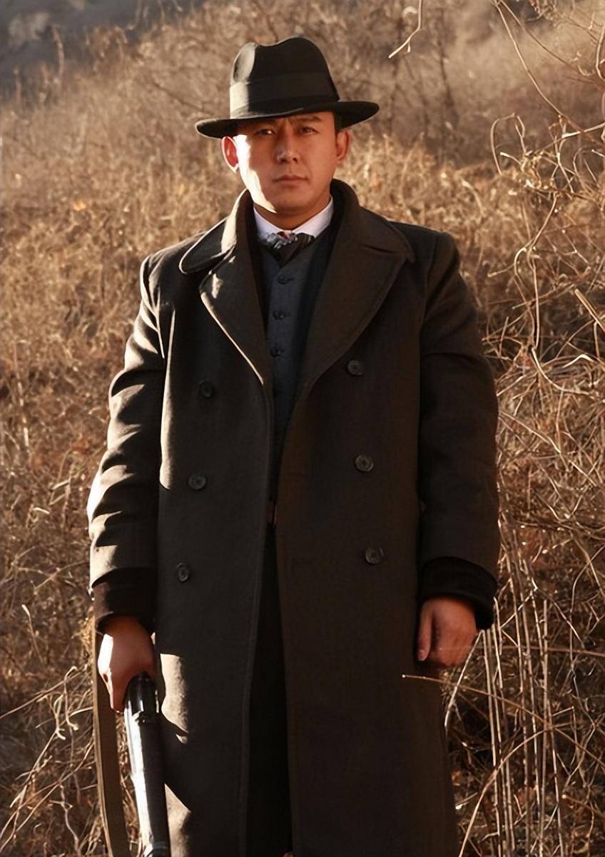 他是贾静雯旧爱,葛优外甥,一夜成名变膨胀,沉寂20年终再次翻红_吕行