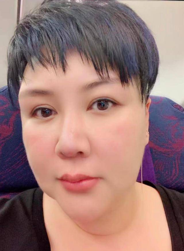 郭德纲妻子被强制执行263万,一周前匆忙露面,躲避镜头拒绝采访!