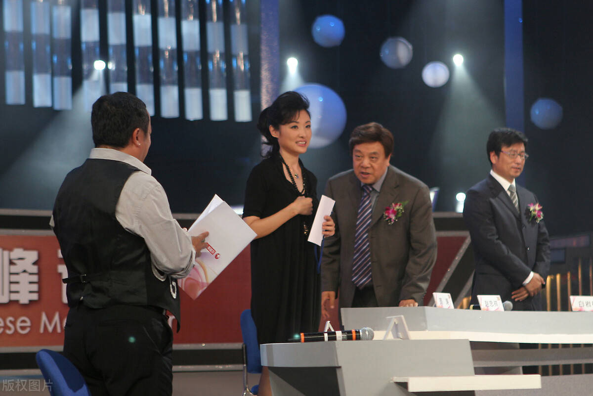 周涛二婚老公曝光,51岁也能遇到真命天子_女儿_丈夫_电视