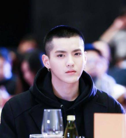 敢于剪寸头的9位男星,每个人都好帅,第九位被称神颜!