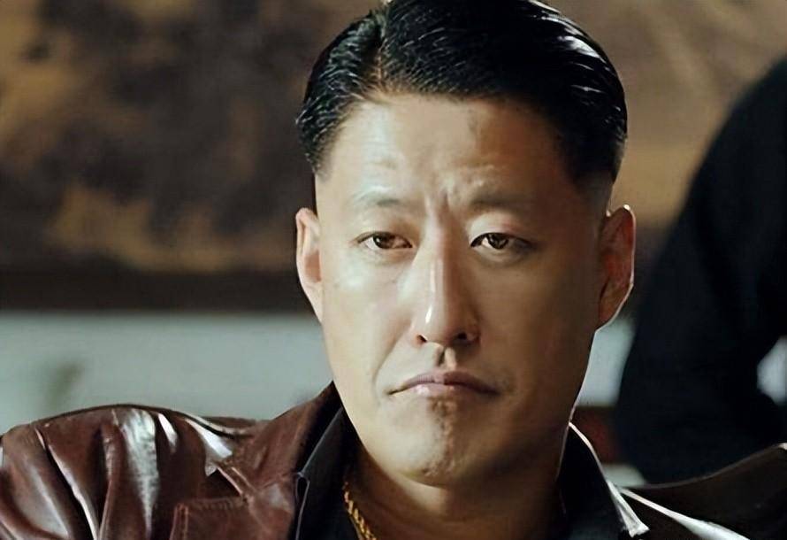 于震的长脸与许君聪不同,样子阴险