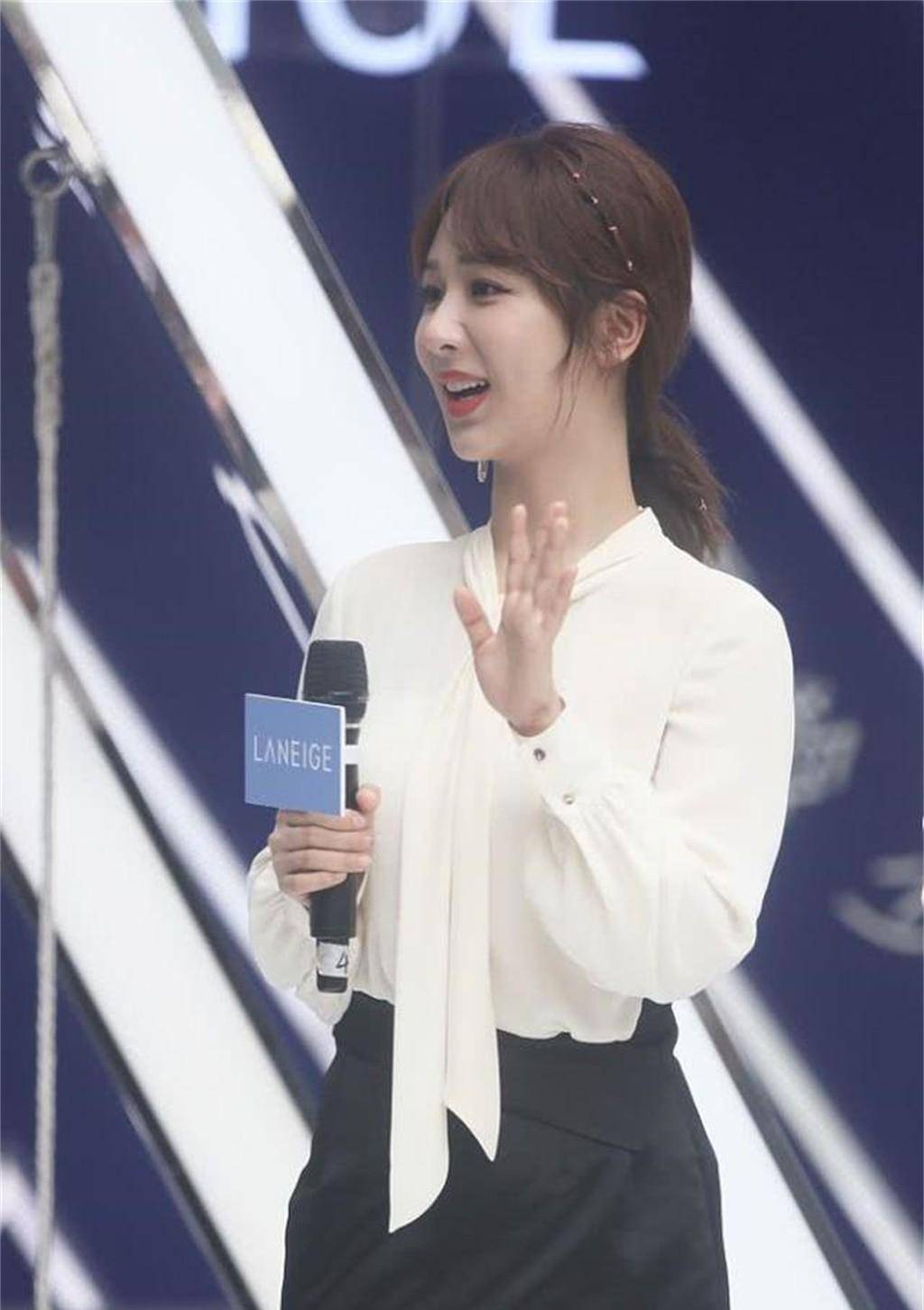 看完杨紫的穿搭,才悟出其中的精髓_衣服_肩膀_身体