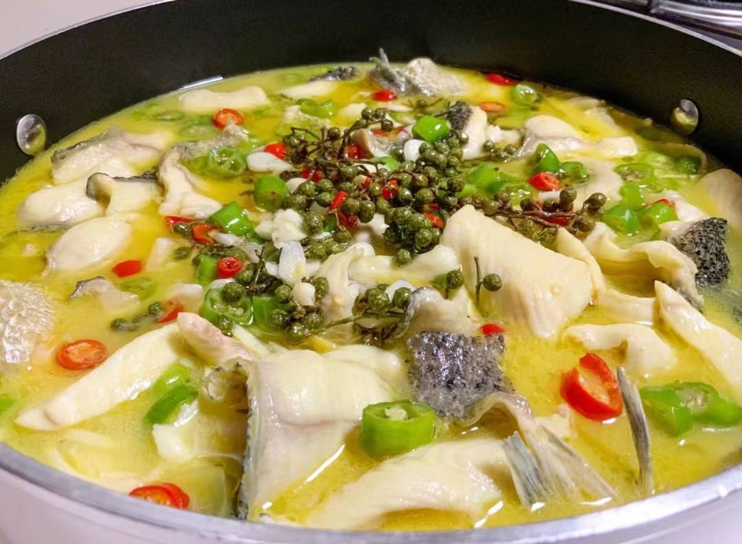 金汤藤椒鱼_鱼肉_蒜末_乌鱼