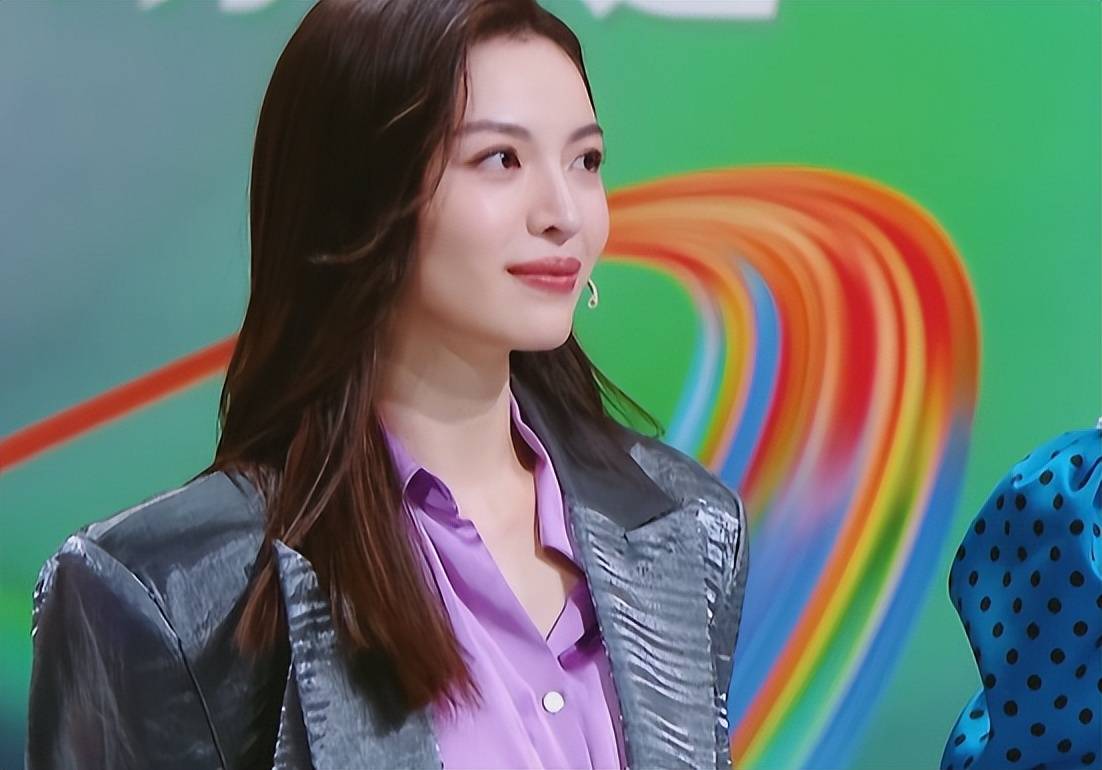 当30岁钟楚曦和35岁苗苗同框,我才知道骨相美和皮相美的区别_观众