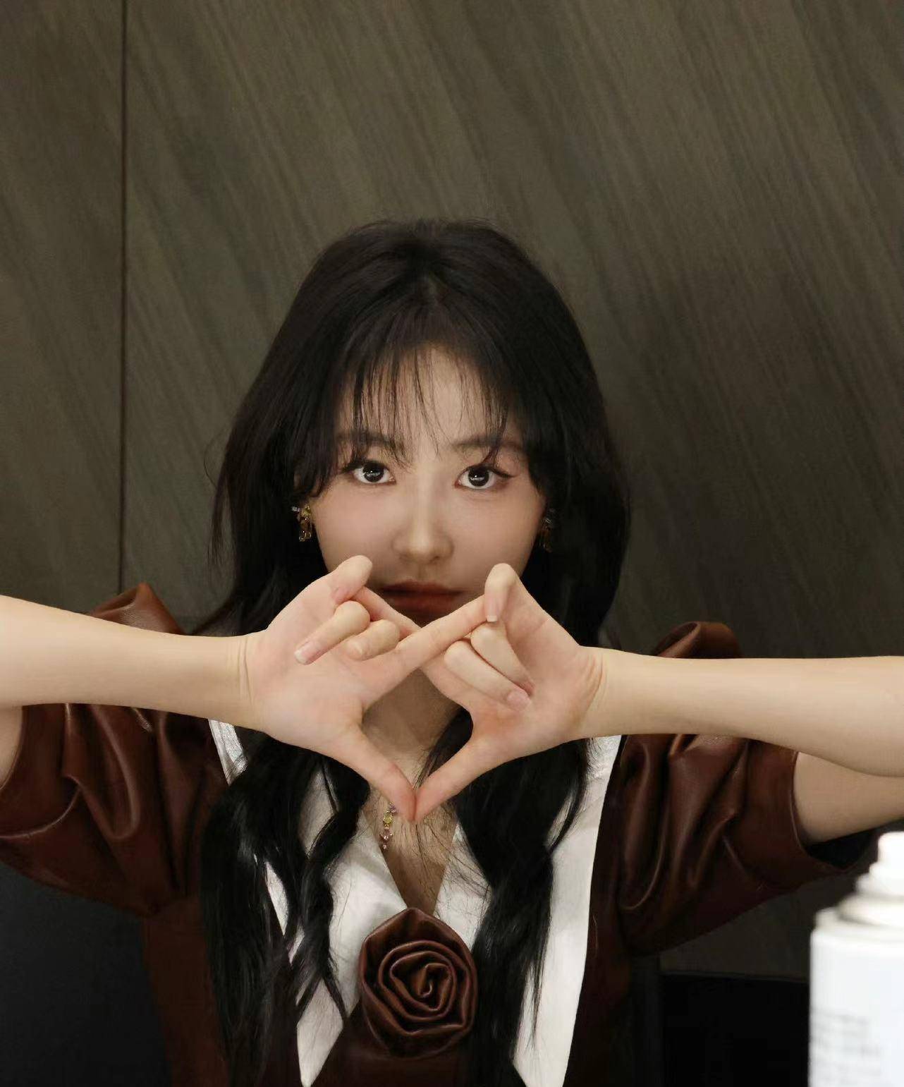 当庚小幸与周政之间细水长流般的感情逐渐浮出水面时,我们不禁开始