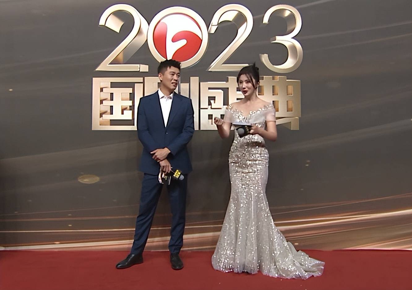 国剧盛典这一夜,红毯星光黯淡:李一桐陈妍希状态好,55岁的周涛风情万